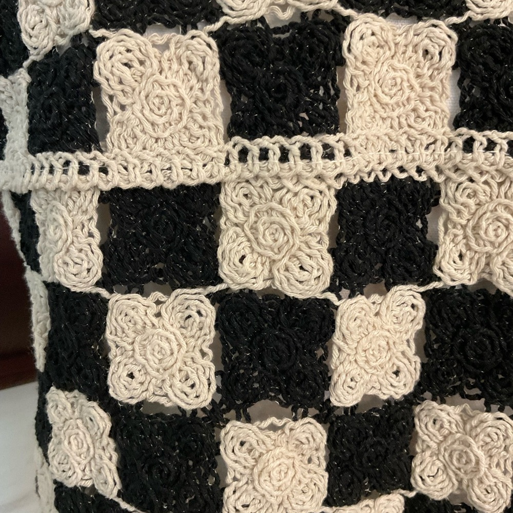 Boho Chic Retro Checkerboard Black and Cream Crochet Vest Size 6 - Picture 4 of 11